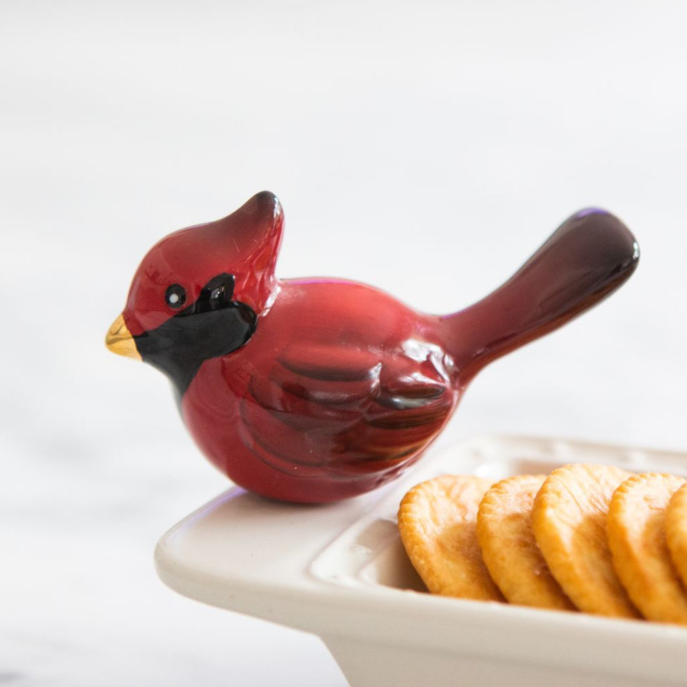 cardinal mini on cracker tray