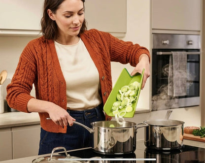 Joseph Joseph Chop2Pot™ Folding Cutting Board
