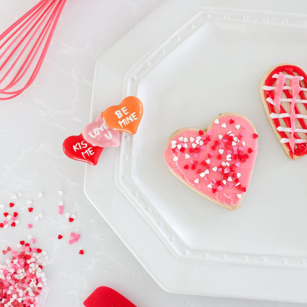 valentine's day mini with valentines day cookies, kiss me, love u, be mine heart mini