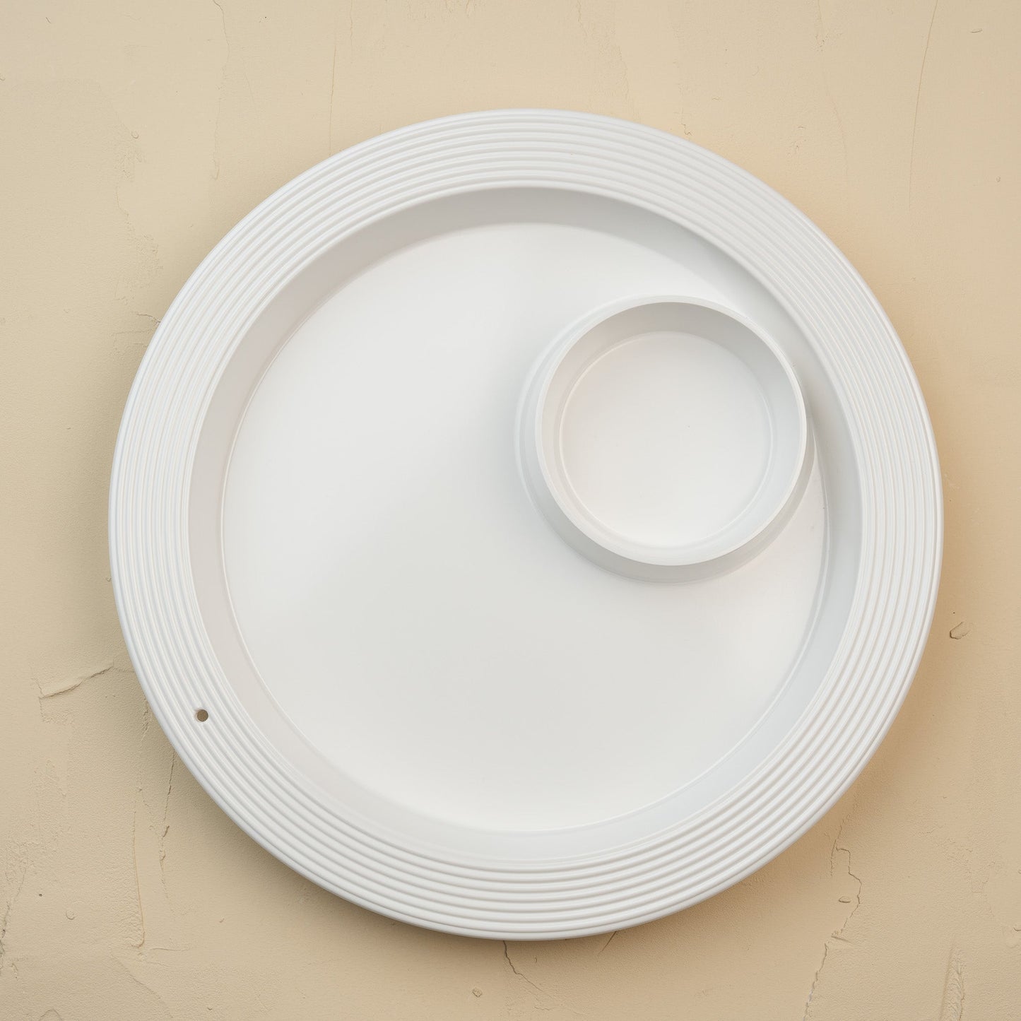 chip and dip platter is made of high-quality melamine